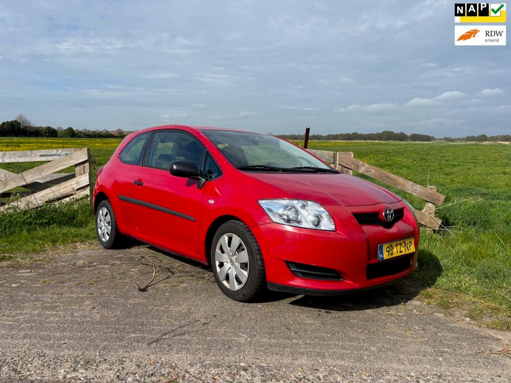 Toyota Auris 1.4-16V Terra, Auto's, Voorwielaandrijving, Gebruikt, 1398 cc, 4 cilinders