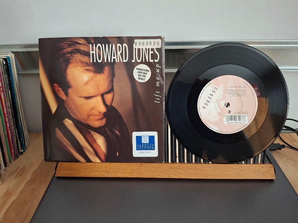 Howard Jones-Lift me up(VK19) 9031-76513-7, Ophalen of Verzenden, Zo goed als nieuw, 7 inch, Pop