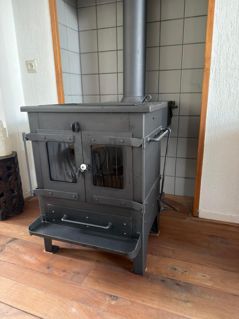 Robuuste houtkachel, Huis en Inrichting, Kachels, Ophalen, Gebruikt, Houtkachel, Vrijstaand