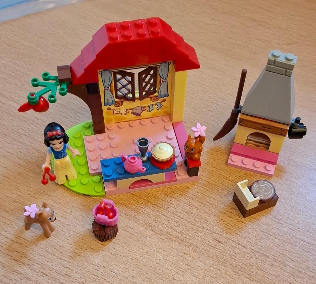 Lego Juniors Easy to build 10738 Sneeuwitjes boshut, Kinderen en Baby's, Speelgoed | Duplo en Lego, Gebruikt, Lego, Complete set