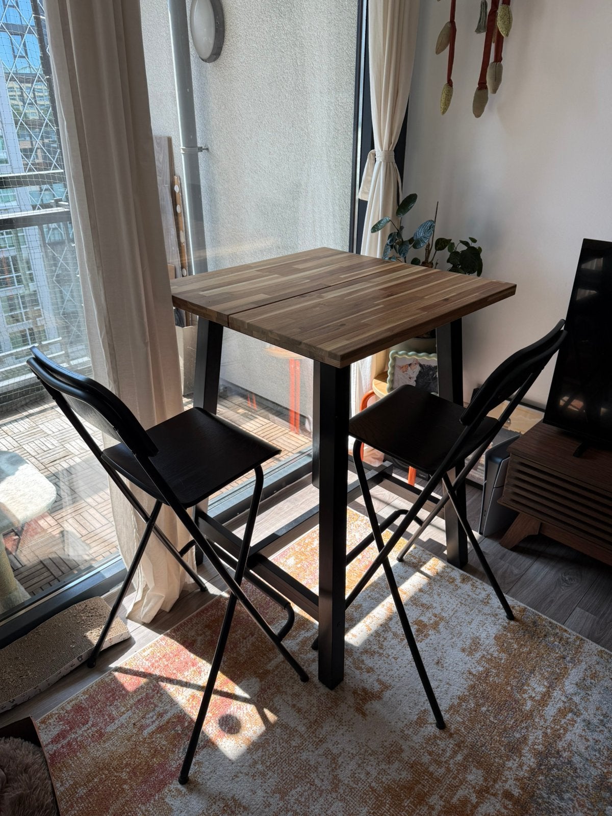 IKEA SKOGSTA bartafel + 2 barkrukken, Ophalen, Gebruikt