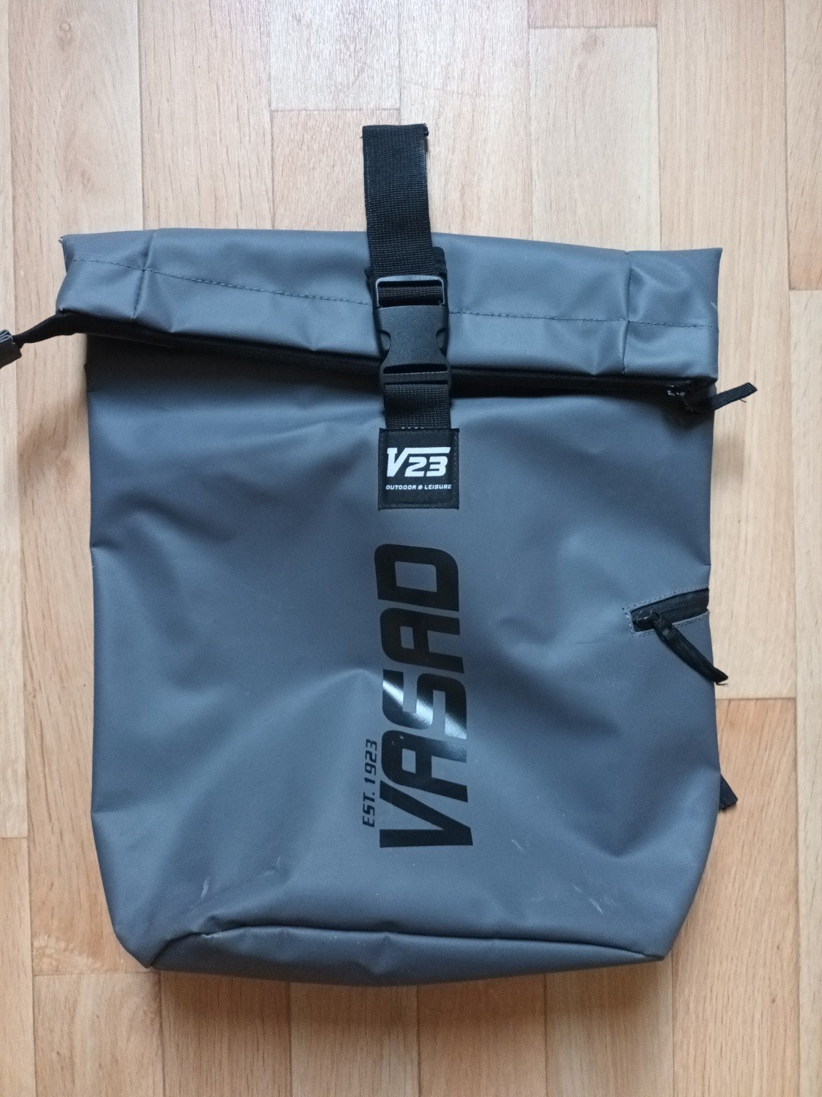 Grijze vasad rugzak rugtas rug tas V23 bisonyl all weather, Gebruikt, 25 tot 40 cm, Ophalen of Verzenden, Waterdicht