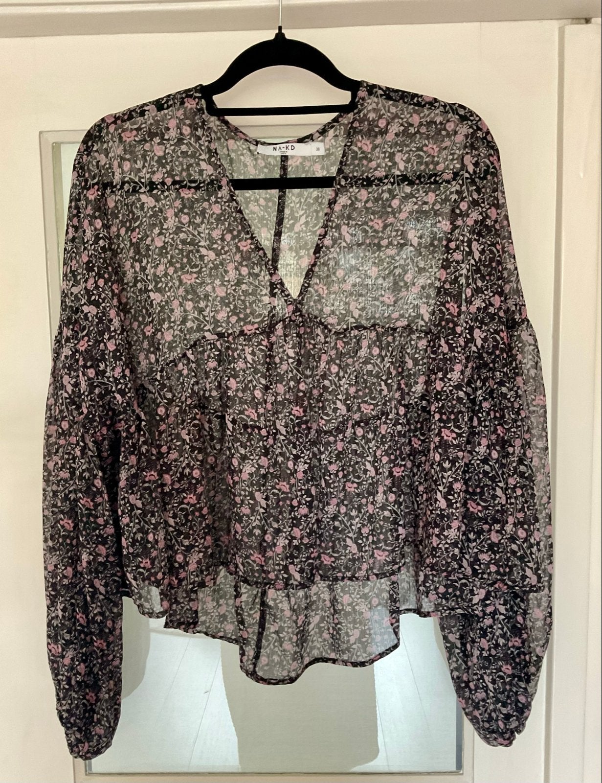 NA-KD transparante top met bloemenprint, maat 38 t/m 42, Maat 38/40 (M), Meerkleurig, Ophalen of Verzenden, Zo goed als nieuw