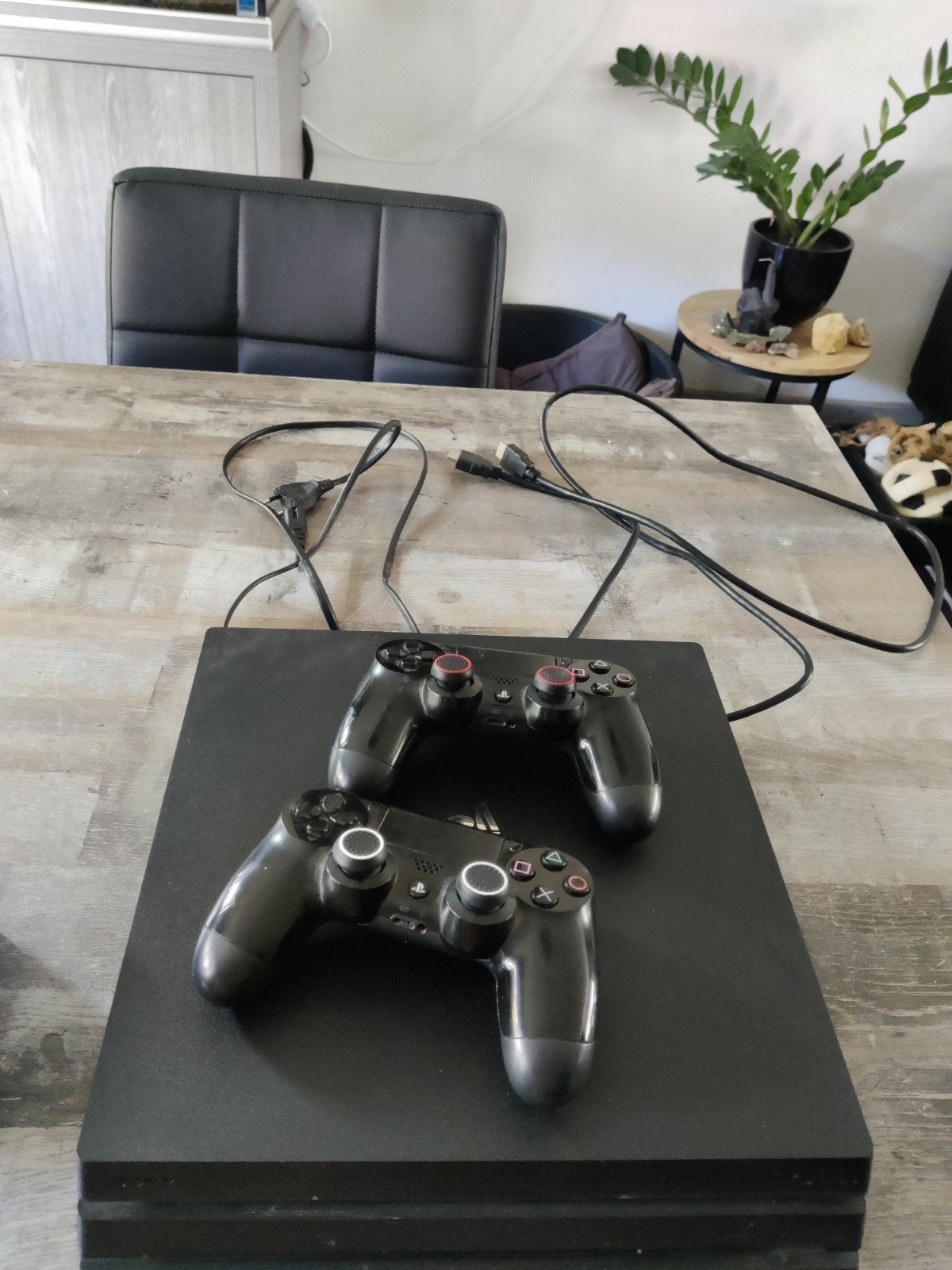 PS4 Pro 1TB SSHD met 14 games en 2 controllers, Gebruikt, Met 2 controllers, Ophalen of Verzenden, Met harde schijf