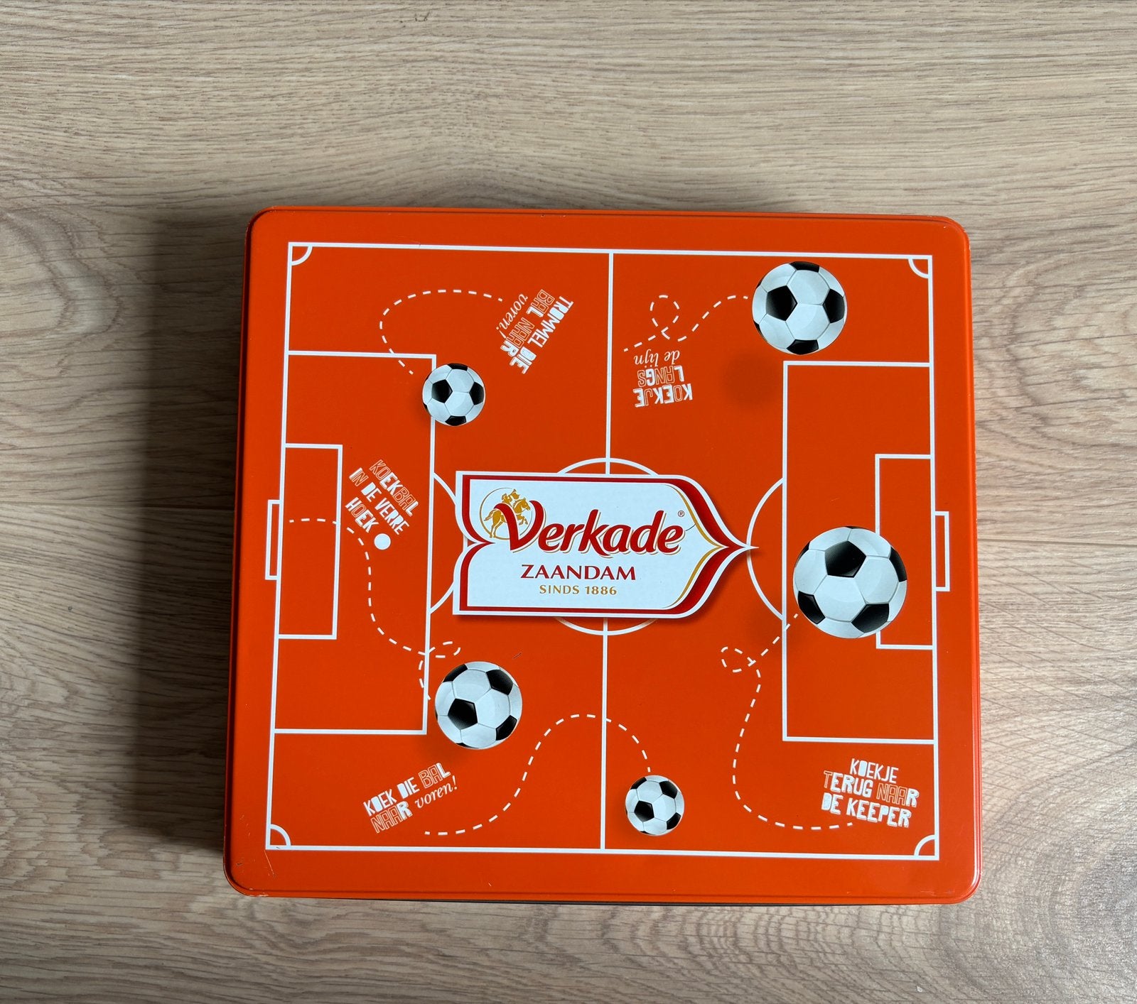 Verkade voetbalblik in uitstekende staat, Ophalen of Verzenden, Zo goed als nieuw, Koek(jes), Verkade