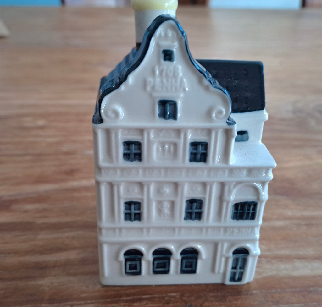 KLM huisje nr. 85, Ophalen of Verzenden, Zo goed als nieuw, 81 t/m 91, Gevuld