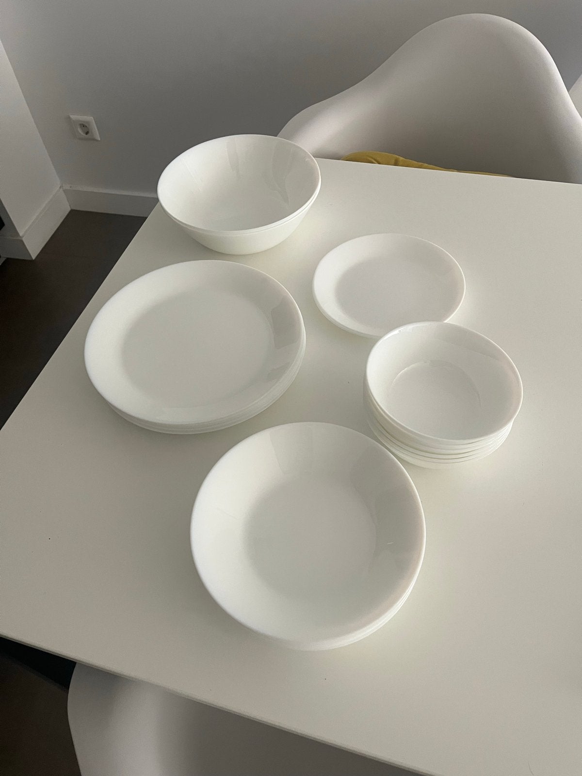 IKEA Wit servies: borden en kommen - zo goed als nieuw, Ophalen, Keramiek, Zo goed als nieuw, Modern