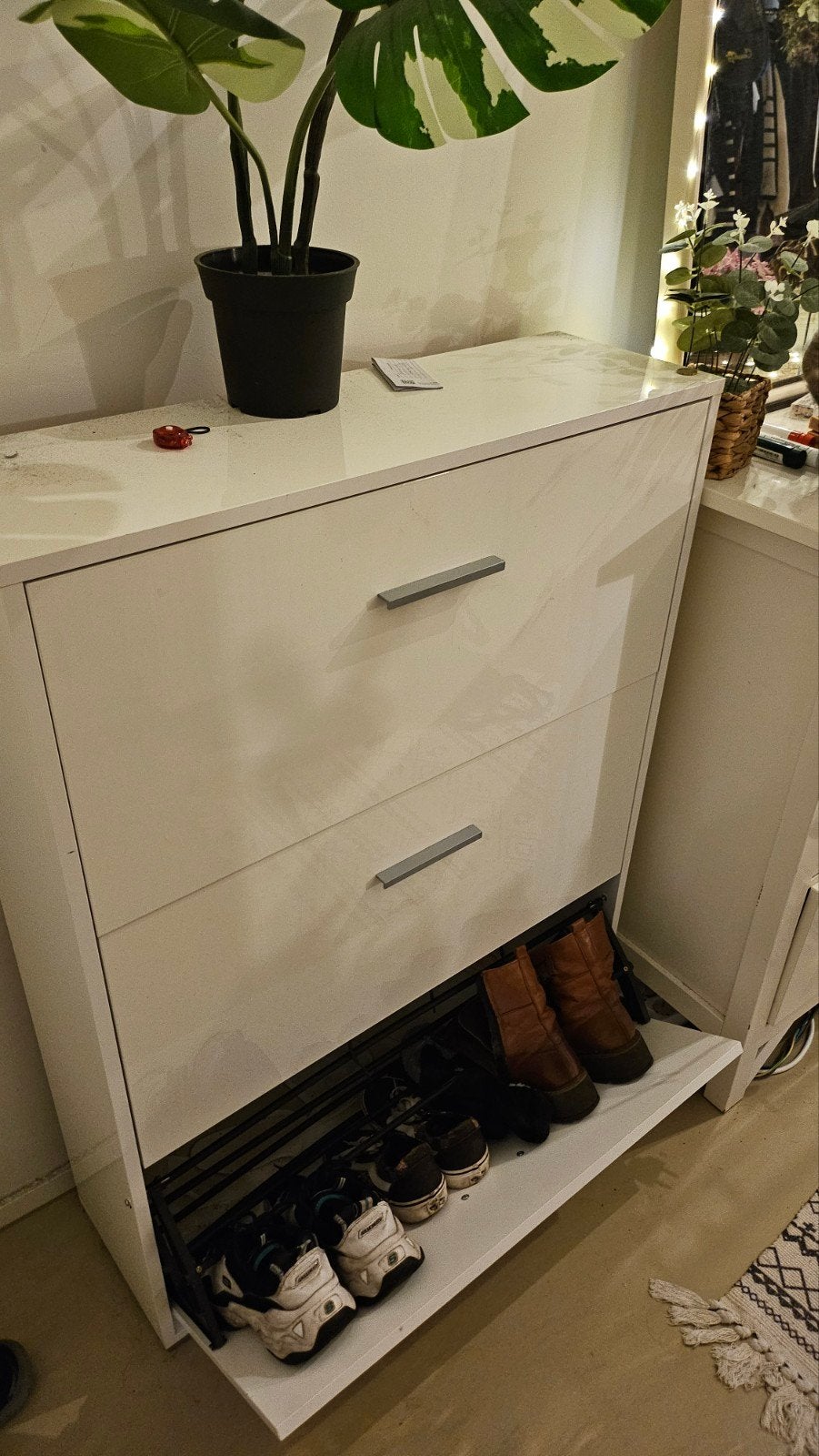 White shoe cabinet / Witte schoenenkast, Huis en Inrichting, Kasten | Schoenenkasten, Ophalen of Verzenden, Zo goed als nieuw