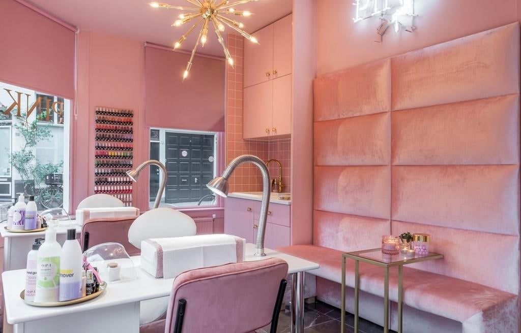 PINKSTUDIO ZOEKT NAGEL STYLISTE !!, Vacatures, Vacatures | Uiterlijke verzorging, Overige niveaus, Starter, Overige vormen