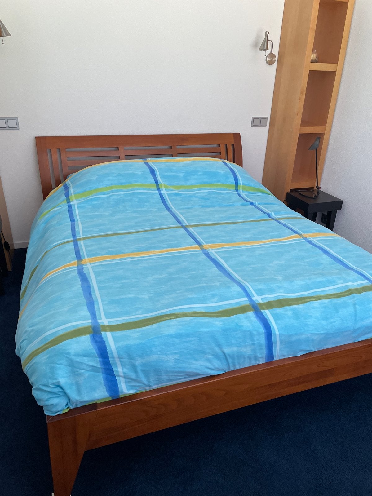 Houten tweepersoonsbed met spiraal, Ophalen, Gebruikt, Bruin, Tweepersoons