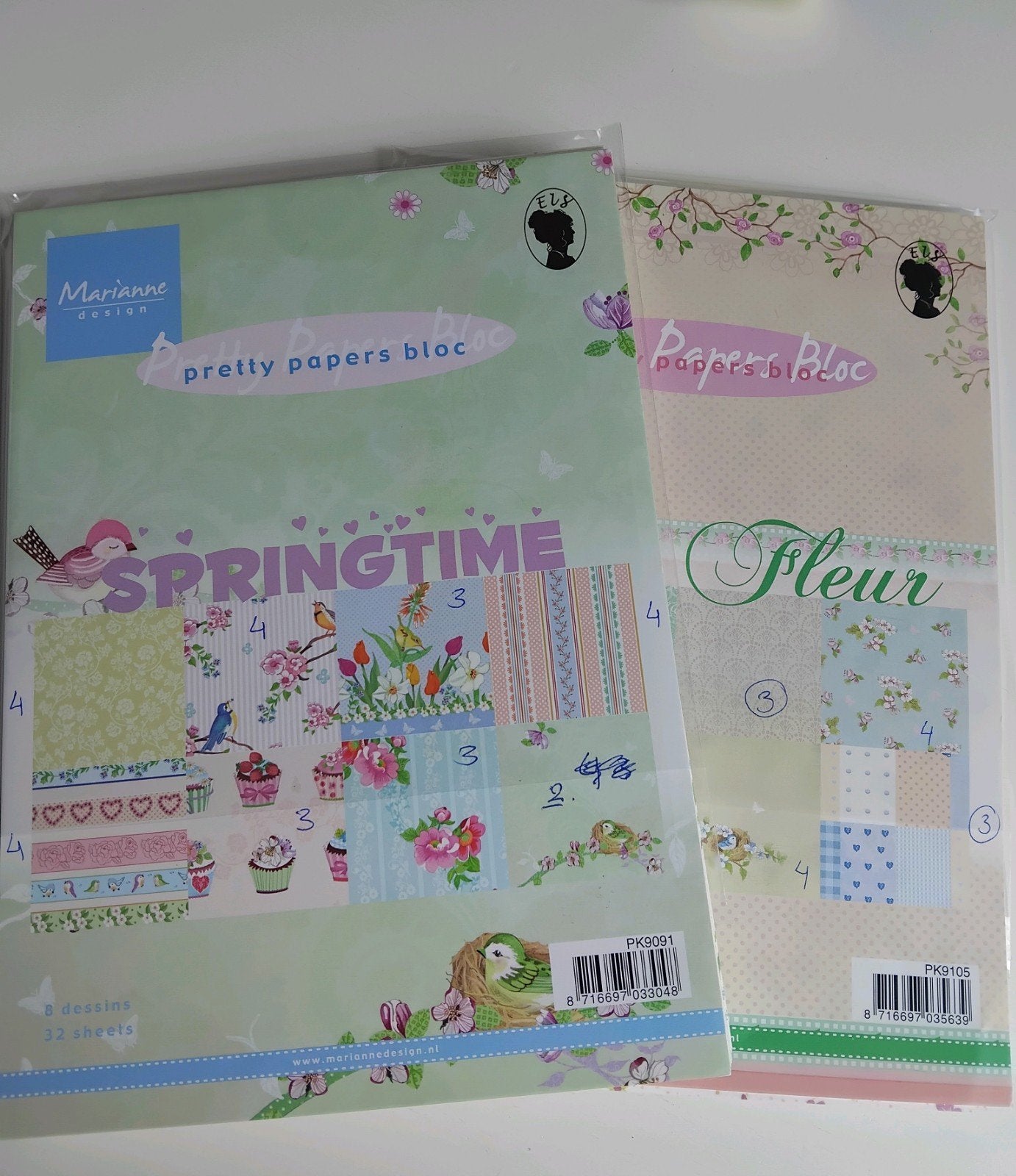 Marianne design pretty papers bloc. 2x A5, Hobby en Vrije tijd, Ophalen of Verzenden, Zo goed als nieuw, Papier of Karton