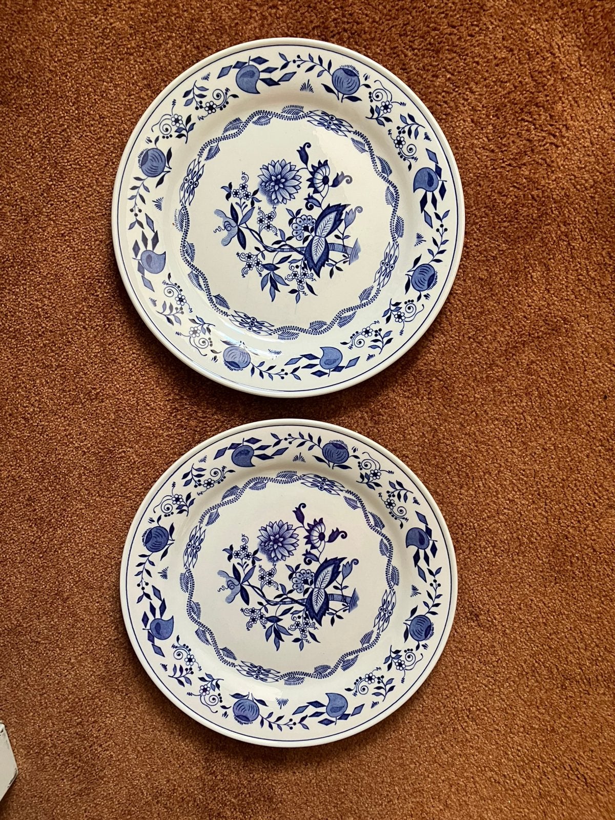 2 Boch Belgium Zwiebel wandborden, Ophalen