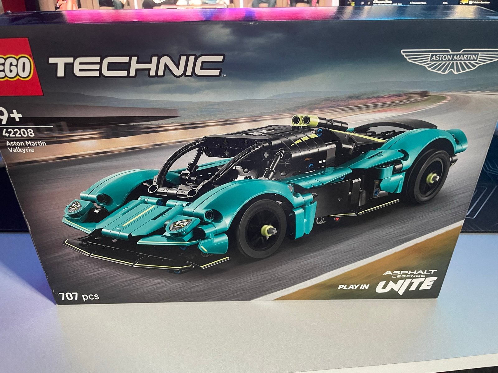LEGO Technic Aston Martin Valkyrie (42208) - Geopend, Ophalen of Verzenden, Zo goed als nieuw, Overige merken