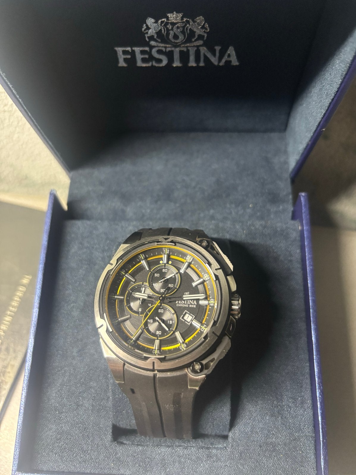 Festina Herenhorloge Chronograaf Zwart/Geel, Sieraden, Tassen en Uiterlijk, Horloges | Heren, Overige merken, Staal, Polshorloge