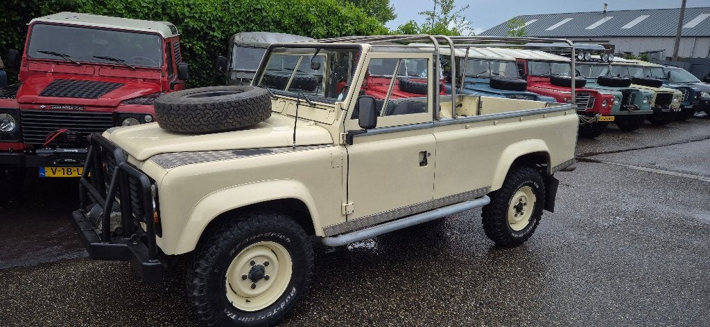 Landrover One Ten 3.5 V8 1983, Auto's, Trekhaak, 95 pk, Beige, Handgeschakeld