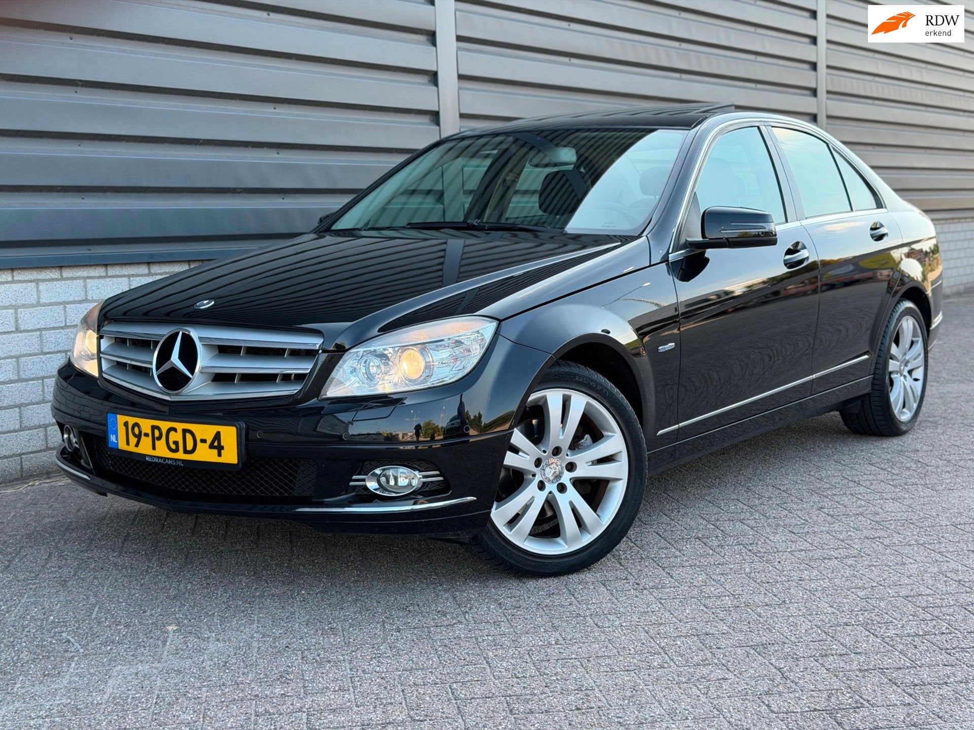 Mercedes-Benz C-klasse 250 CGI BlueEFFICIENCY Xeno Schuifdak, Automaat, Automatische klimaatregeling, Achterwielaandrijving, Zwart