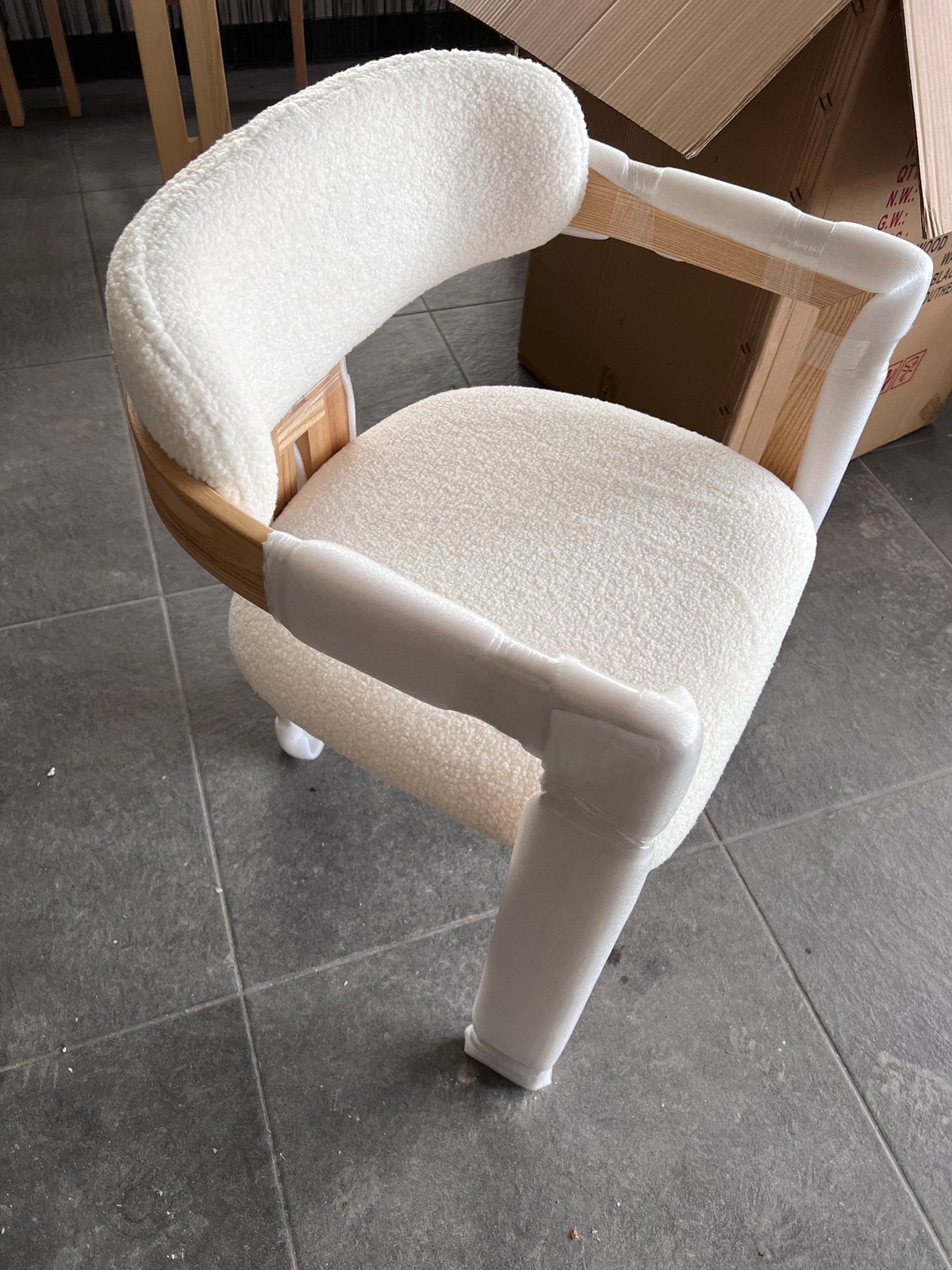 4 stuks licht eikenhout eetkamerstoelen teddy bekleding, Ophalen, Nieuw, Bruin