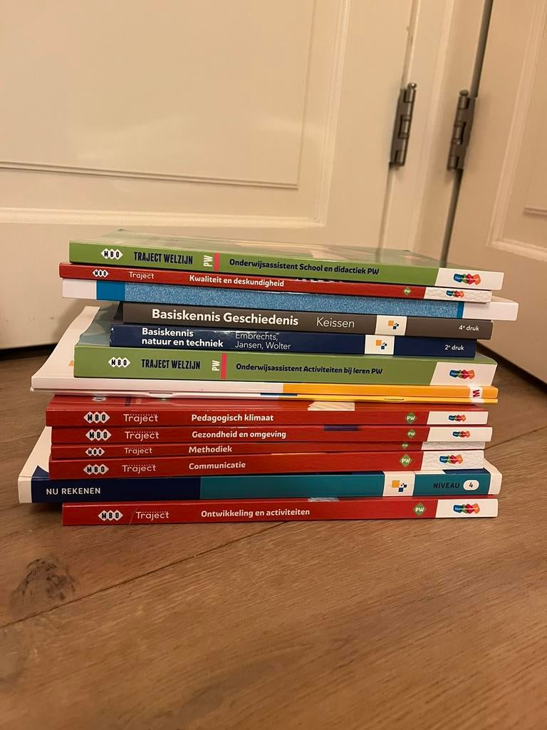 Schoolboeken te koop - Onderwijsassistent, Ophalen of Verzenden, Beta, Zo goed als nieuw, MBO