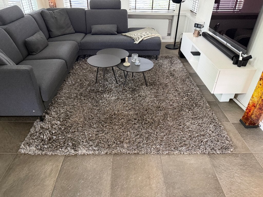 Hoogpolig vloerkleed 200x250 cm grijs, Huis en Inrichting, Stoffering | Tapijten en Kleden, Ophalen, Gebruikt, Zwart, 200 cm of meer
