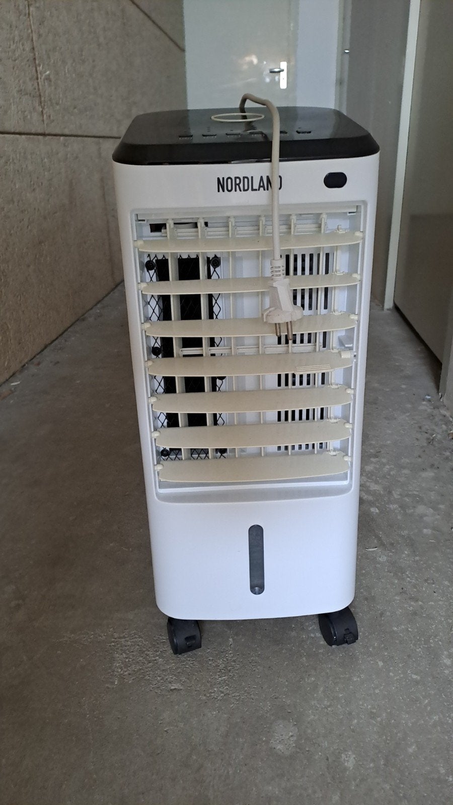 wit met zwarte kleur, Ophalen, Mobiele airco, Minder dan 60 m³, 3 snelheden of meer