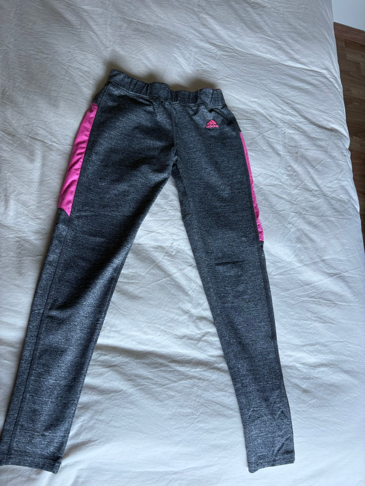 Adidas sportbroek grijs/roze - Maat M, Maat 38/40 (M), Ophalen of Verzenden, Fitness of Aerobics, Grijs