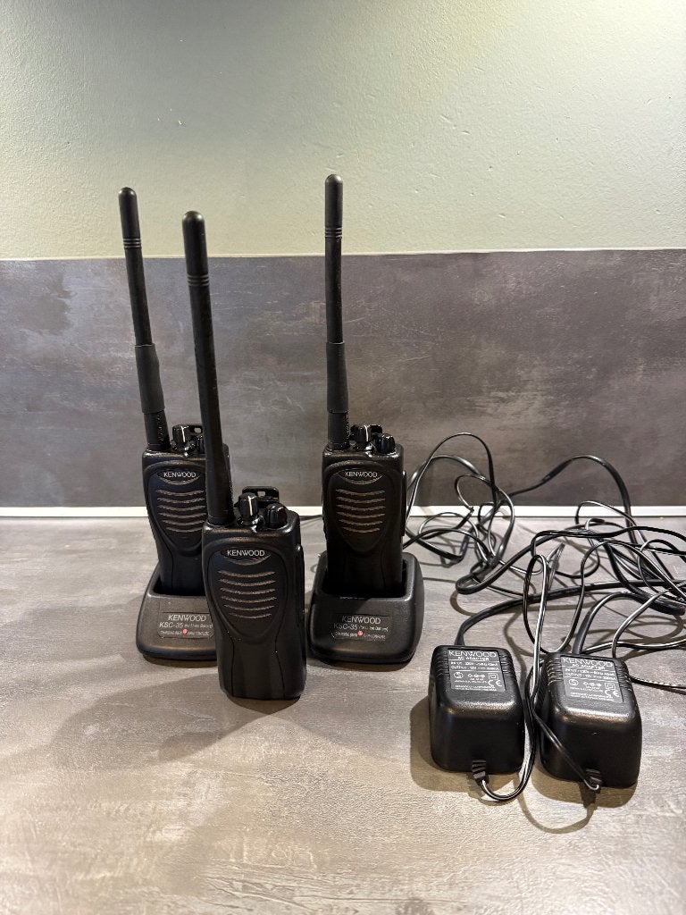 Set VHF  Kenwood  TK-2202, Telecommunicatie, Gebruikt, Ophalen of Verzenden, Portofoon of Walkie-talkie, Met broekklem