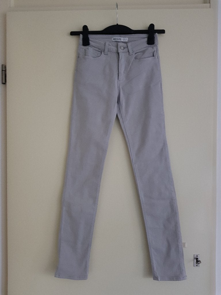 Spijkerbroek dames -- confectiemaat XS / 34 -- Zara Basic, Ophalen of Verzenden, Zo goed als nieuw, W27 (confectie 34) of kleiner