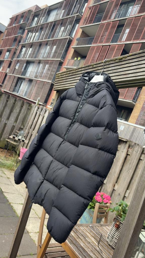 Moncler jas, Ophalen of Verzenden, Zo goed als nieuw, Zwart