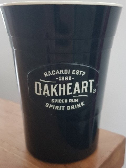 Bacardi Oakheart beker - zwart - kunststof - IZGST, Ophalen of Verzenden, Zo goed als nieuw, Gebruiksvoorwerp