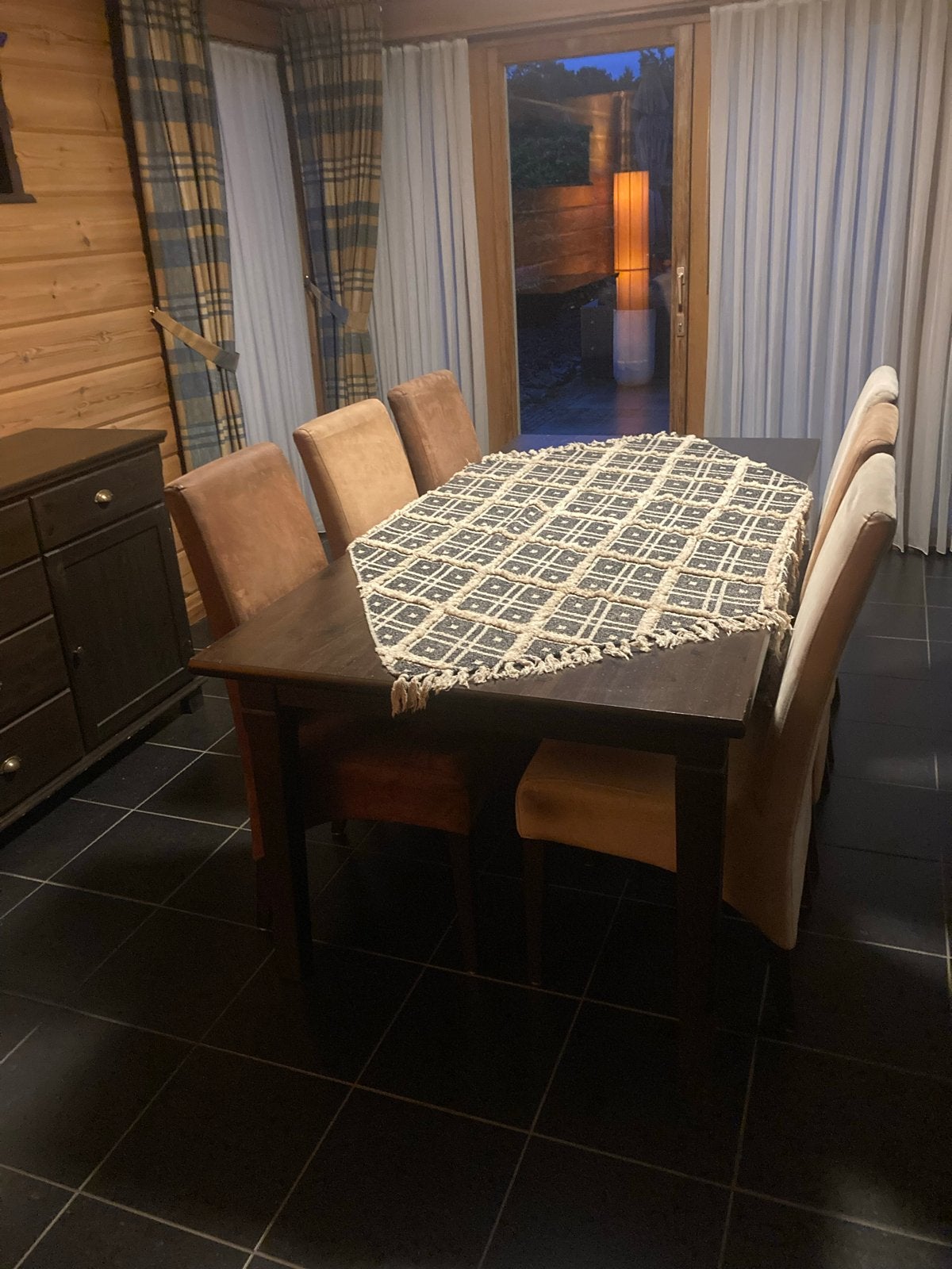 Donkerbruin dressoir en eetkamer met lades en deuren, Ophalen, 100 tot 150 cm, Zo goed als nieuw, Met lade(s)