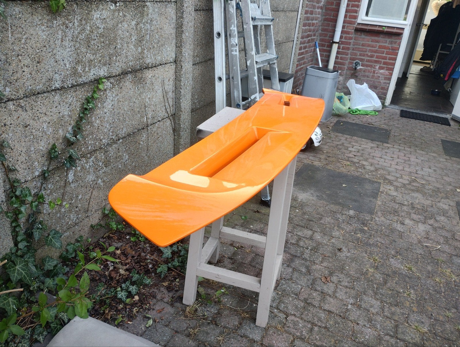Ford Focus ST Spoiler electric orange.goed in de lak., Ophalen