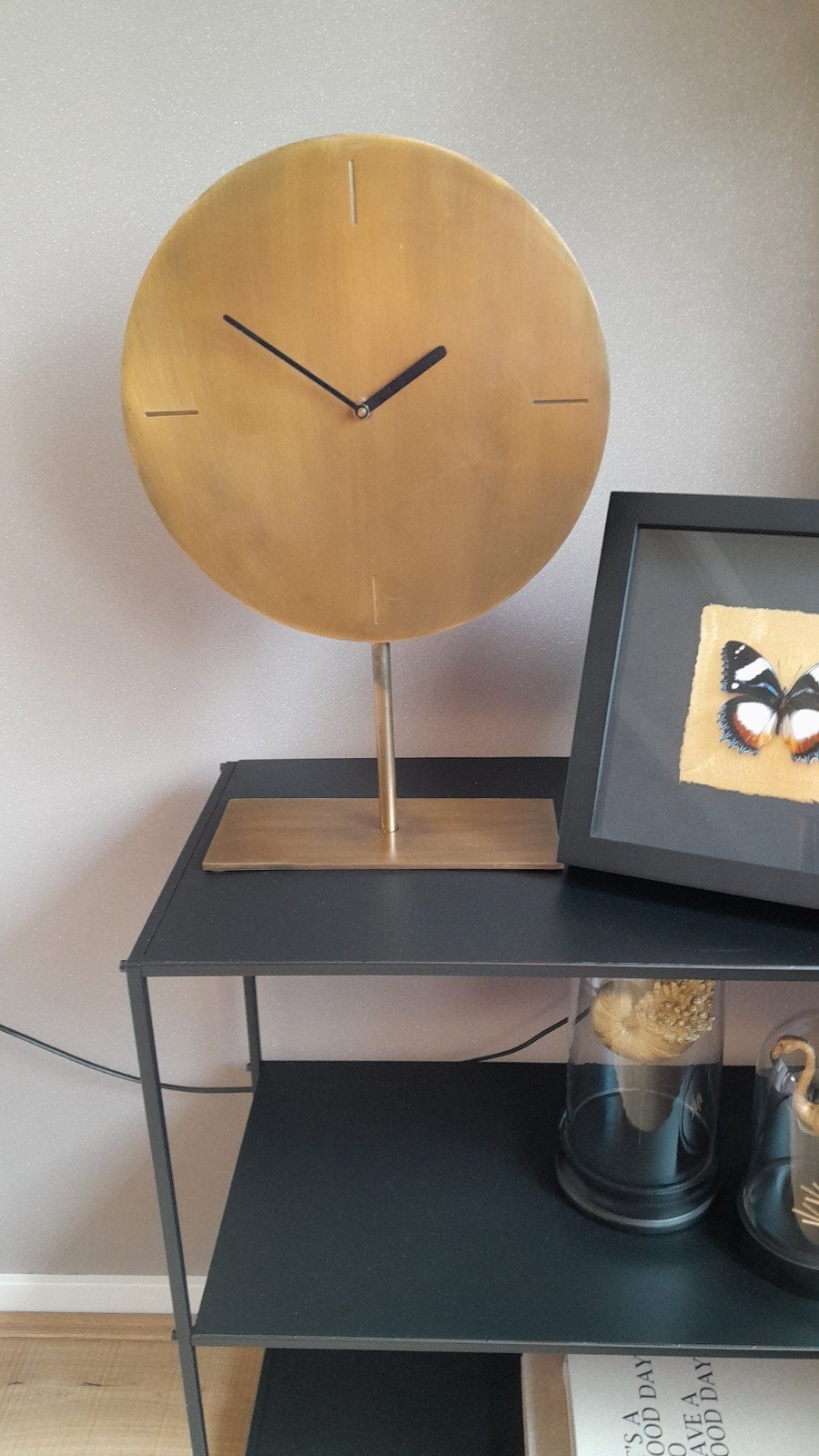 Mooie goud/brons kleurige klok van metaal Light & Living, Huis en Inrichting, Woonaccessoires | Klokken, Ophalen, Zo goed als nieuw
