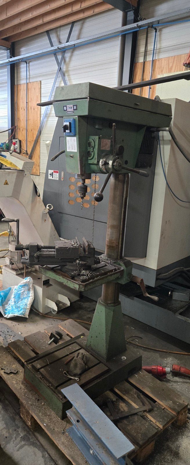 Kolomboormachine TNW 30 met automatische voeding, Doe-het-zelf en Verbouw, Gereedschap | Boormachines, Ophalen, Gebruikt, Kolomboormachine