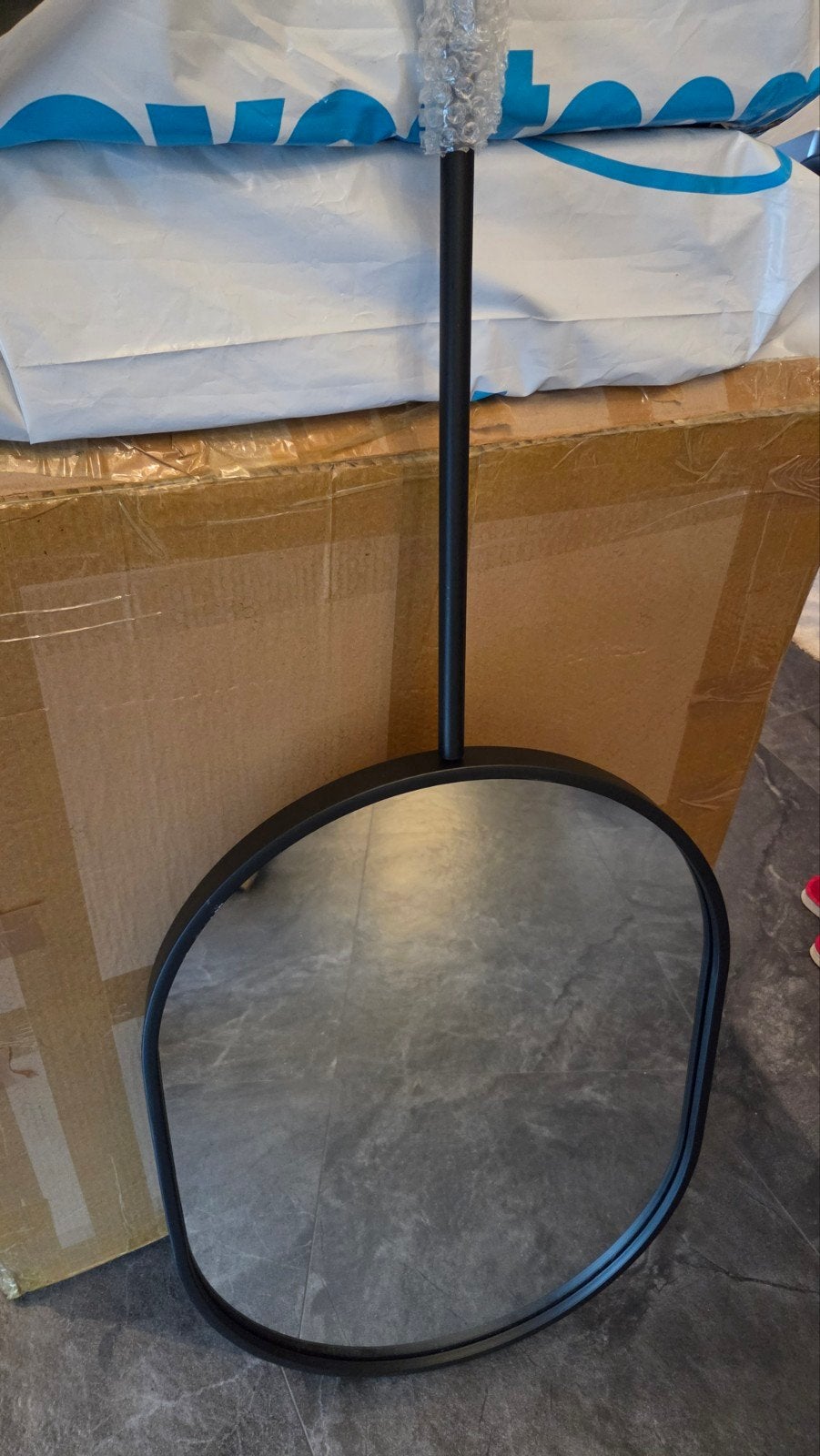 Moderne zwarte hangspiegel, Huis en Inrichting, Ophalen, Nieuw, Minder dan 100 cm, Ovaal