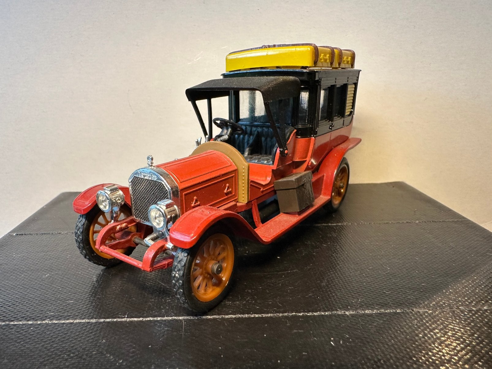 Mercedes 1908 Rio, Verzenden, Zo goed als nieuw, Auto