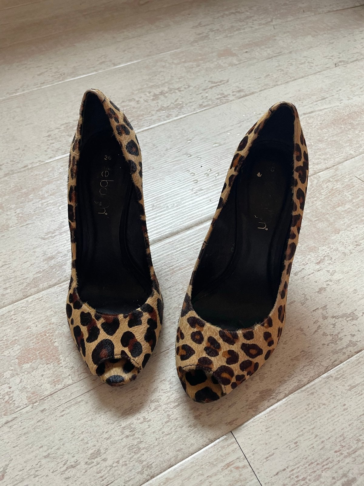 Leren Peep-toe Hakken met Luipaardprint - Maat 36, Pumps, Bruin, Ophalen of Verzenden, Zo goed als nieuw