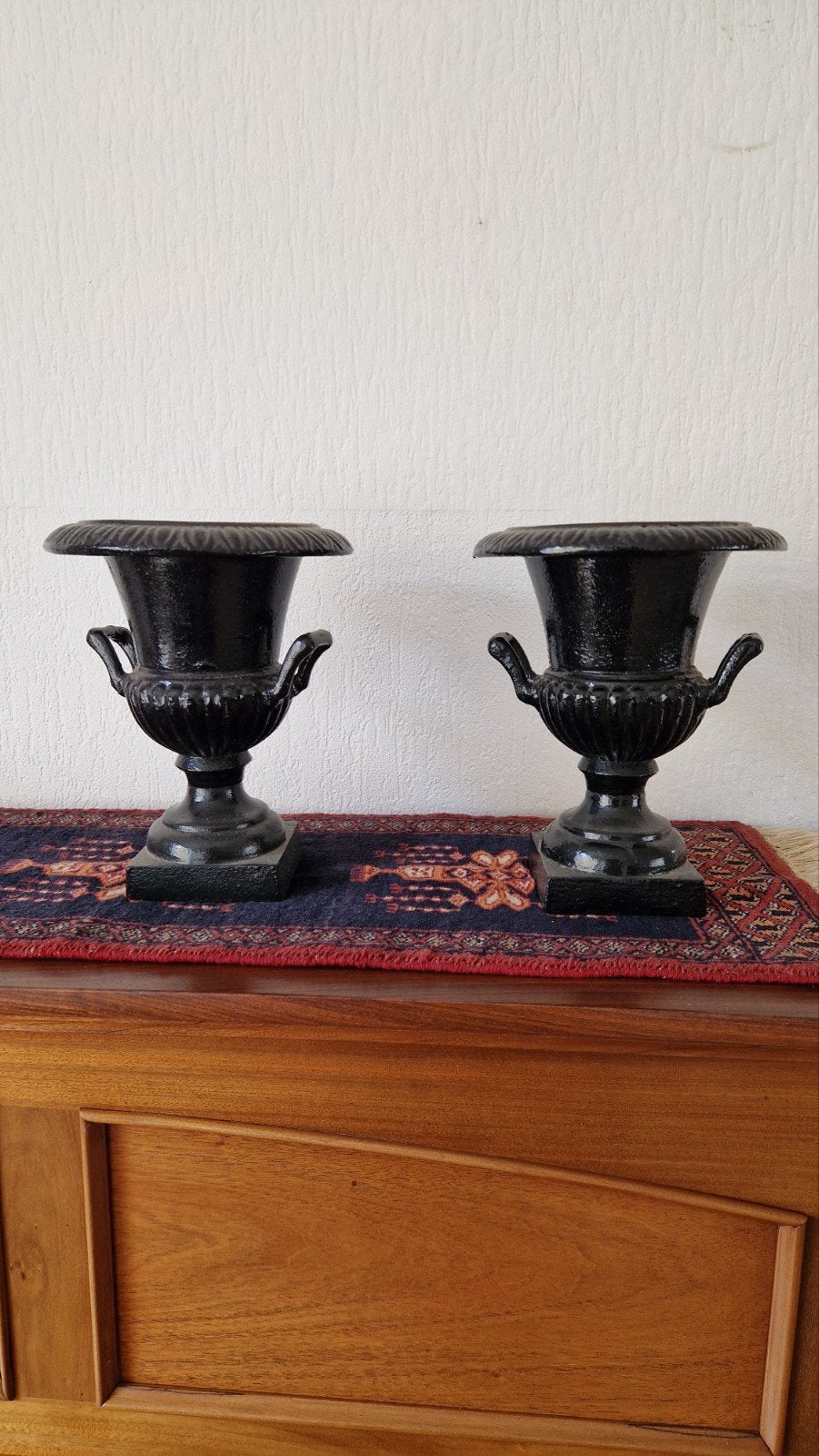 Decoratieve gietijzeren urnen, Ophalen
