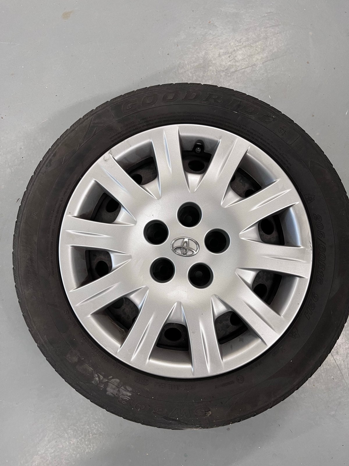 Toyota 205/60R16 Winterbanden met Velgen, Gebruikt, 16 inch, Banden en Velgen, Personenwagen