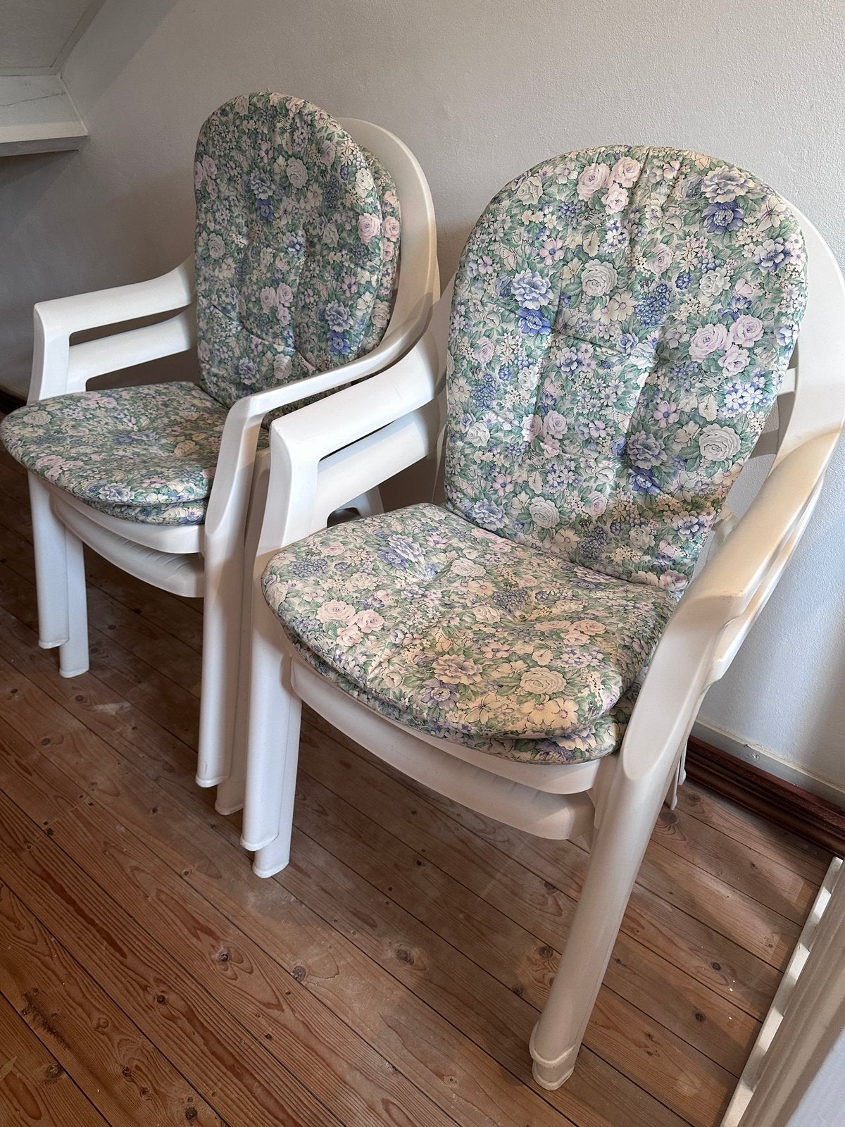 Witte kuipstoelen tuinstoelen met kussens, Tuin en Terras, Ophalen, Zo goed als nieuw, Kunststof, Stapelbaar