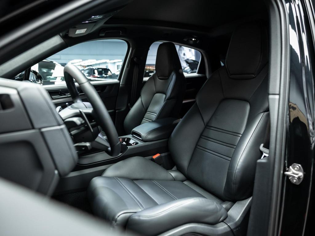 Porsche Cayenne Coupé 3.0 E-Hybrid Black Edition | Sportuit, Auto's, Porsche, Automaat, Gebruikt, 2995 cc, 4 stoelen