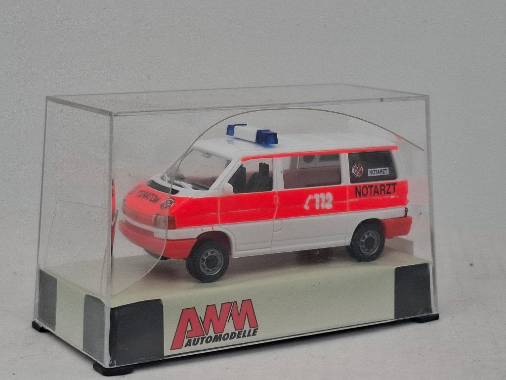 VW T4 ambulance - AWM 1/87, Hobby en Vrije tijd, Verzenden, Zo goed als nieuw, Auto, AWM