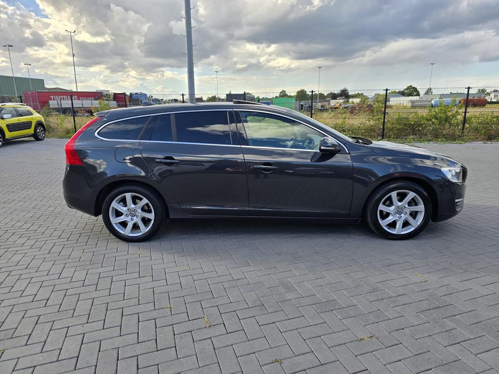 Volvo V60 D2 115pk Start/stop Powershift 2015 Grijs, Auto's, Volvo, 4 cilinders, Origineel Nederlands, Diesel, Particulier