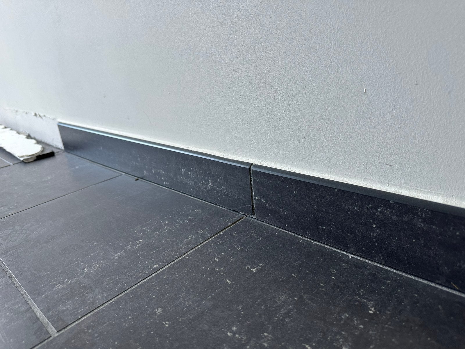 GRATIS: Tegelplinten 60 x 7 cm hoog - GRATIS afhalen Mierlo, Ophalen, Gebruikt, 60 cm of meer, Overige typen