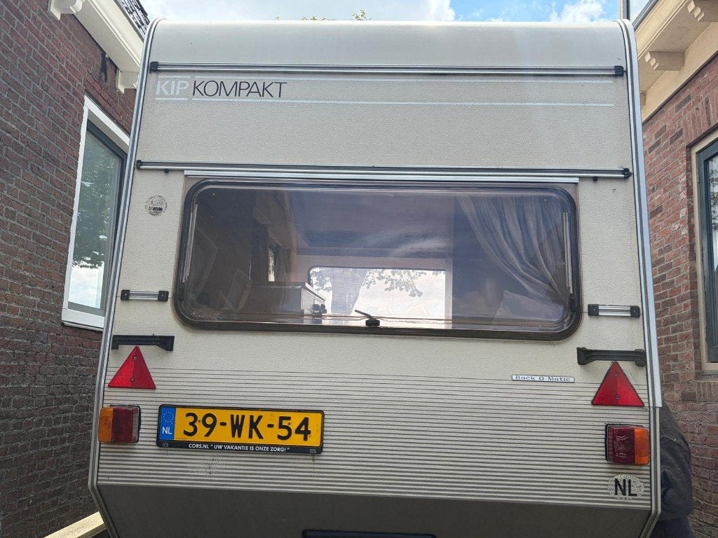 Kip Kompact 420 Caravan uit 1986 - Goede Staat, Caravans en Kamperen, Caravans, Luifel, Kip, Treinzit, Tot en met 3