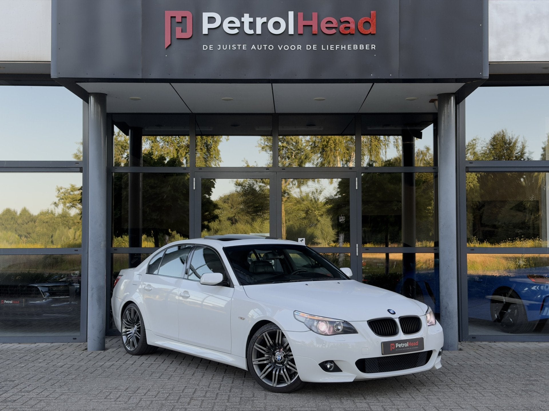 BMW 5 Serie 550i Executive, M-Sport, BTW, Youngtimer, Pracht, Auto's, Automaat, Achterwielaandrijving, Gebruikt, 368 pk