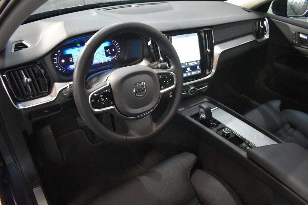 Volvo V60 B4 197PK Plus Dark | Schuifdak | Elektrische stoel, Auto's, Volvo, Automaat, 4 cilinders, 24 maanden, 197 pk