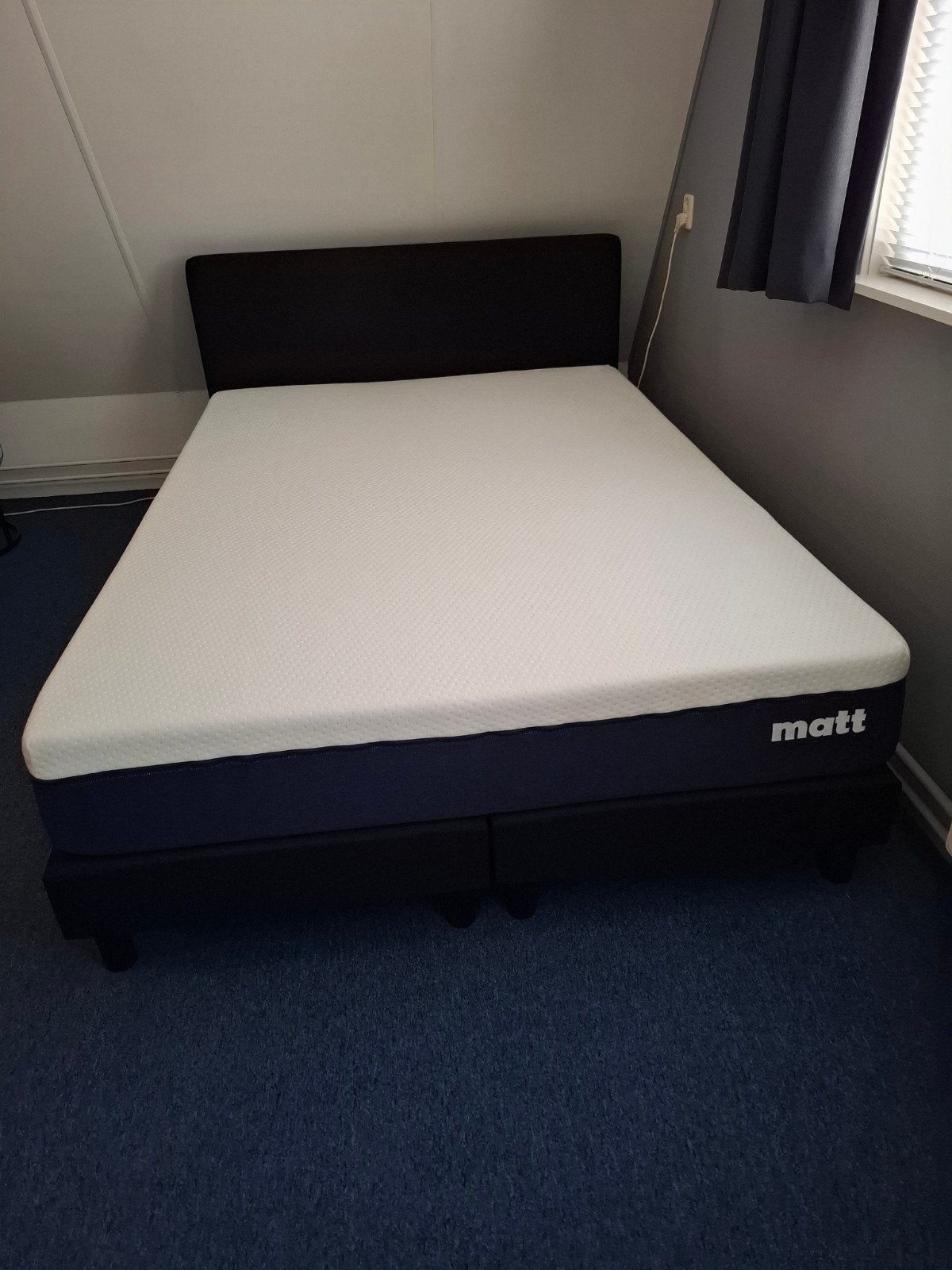 Matt Sleeps matras 140x200 cm - Z.g.a.n + box Ambra, Huis en Inrichting, Slaapkamer | Matrassen en Bedbodems, Zo goed als nieuw
