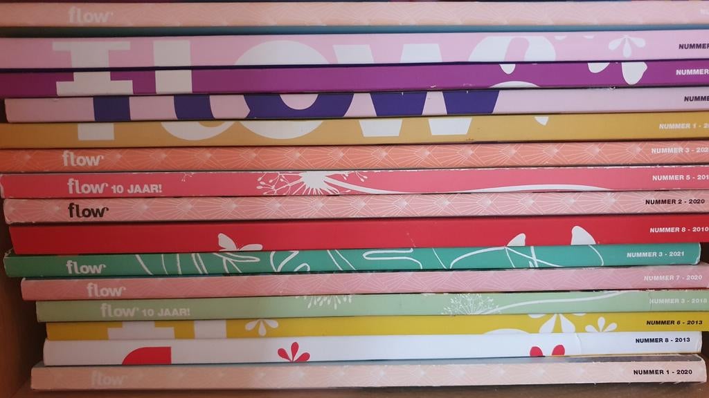 Flow magazines 16 stuks. Op te halen in Castricum., Ophalen, Damesbladen