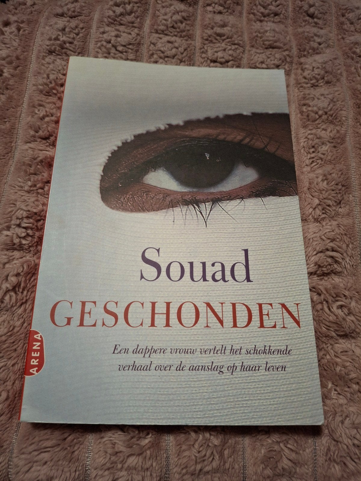 Geschonden - Souad (Boek), Ophalen of Verzenden, Zo goed als nieuw, Souad, Overige