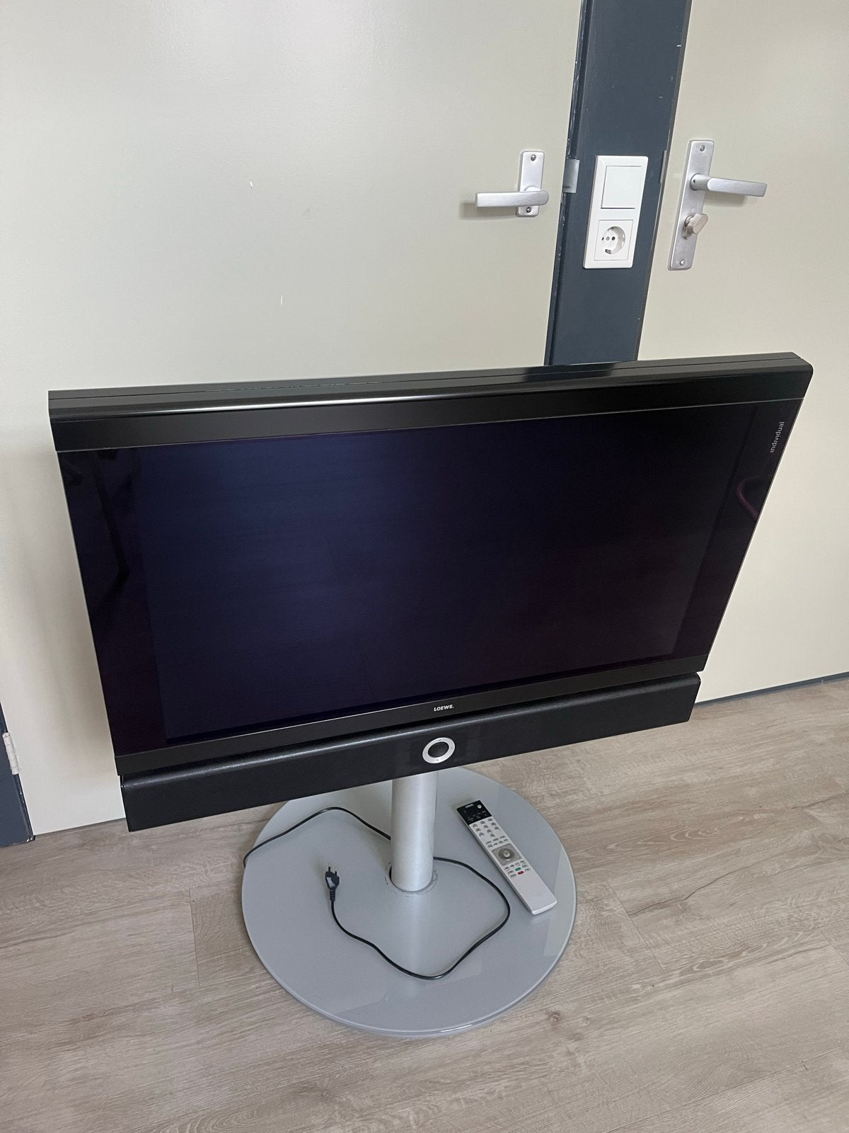 Loewe Individual 32 S LCD TV met afstandsbediening, Gebruikt, 50 Hz, 80 tot 100 cm, Ophalen
